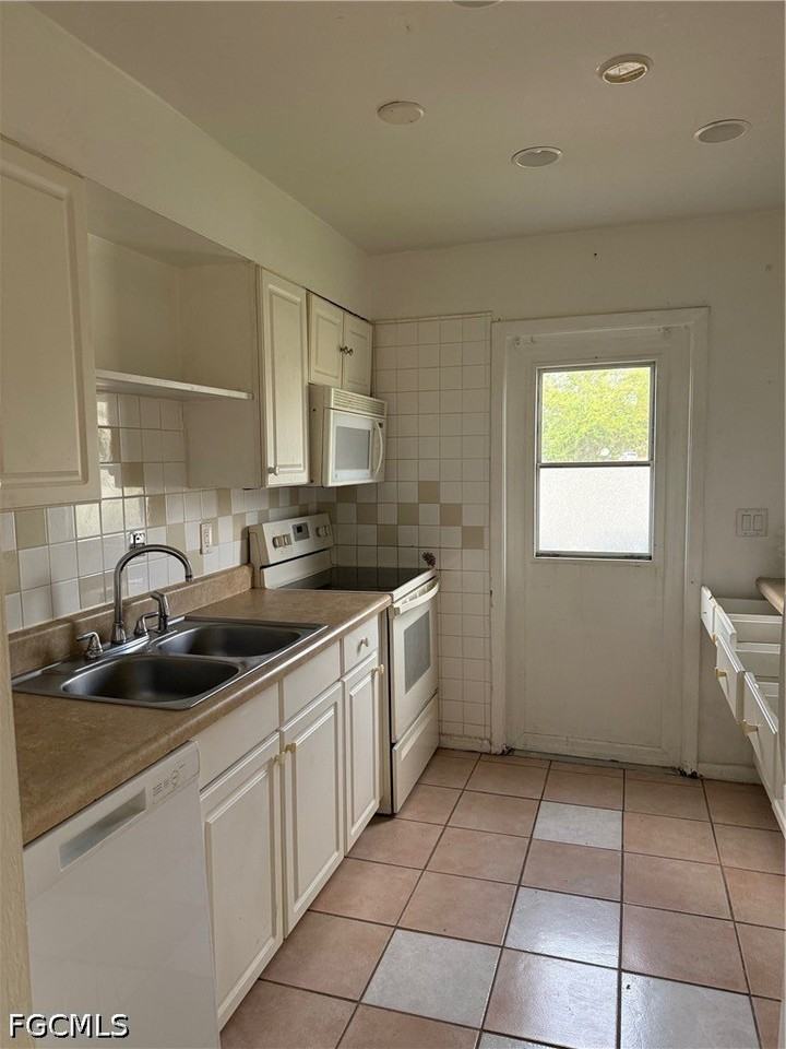 1131 S Loop Blvd - Photo 4 of 9