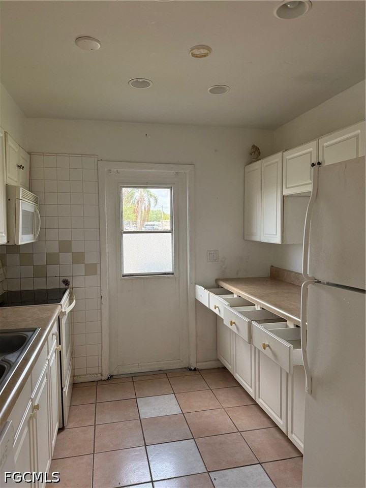 1131 S Loop Blvd - Photo 5 of 9