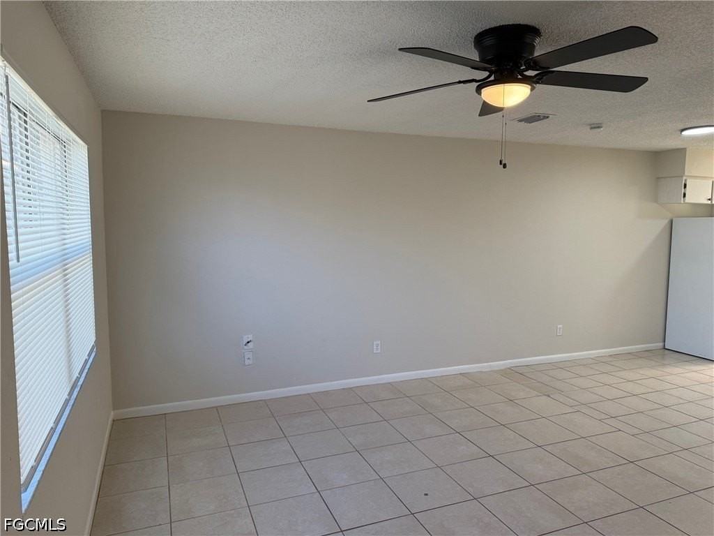 3307 Se 15th Pl #4 - Photo 4 of 14