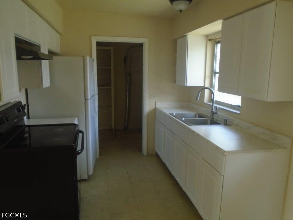 2625 Linhart Ave - Photo 3 of 4