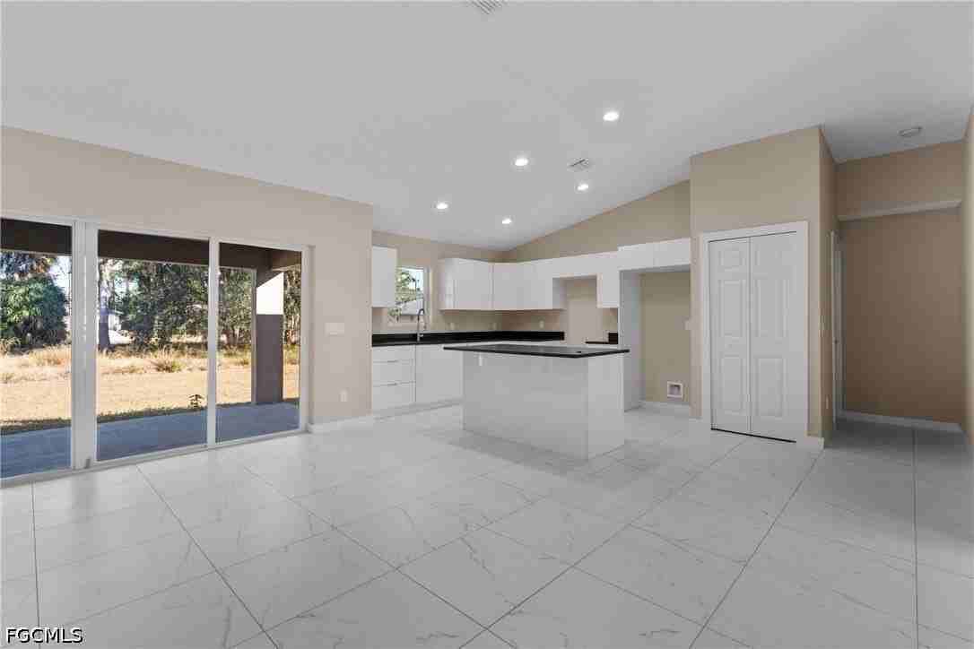 3513 Ne 17th Pl - Photo 6 of 37