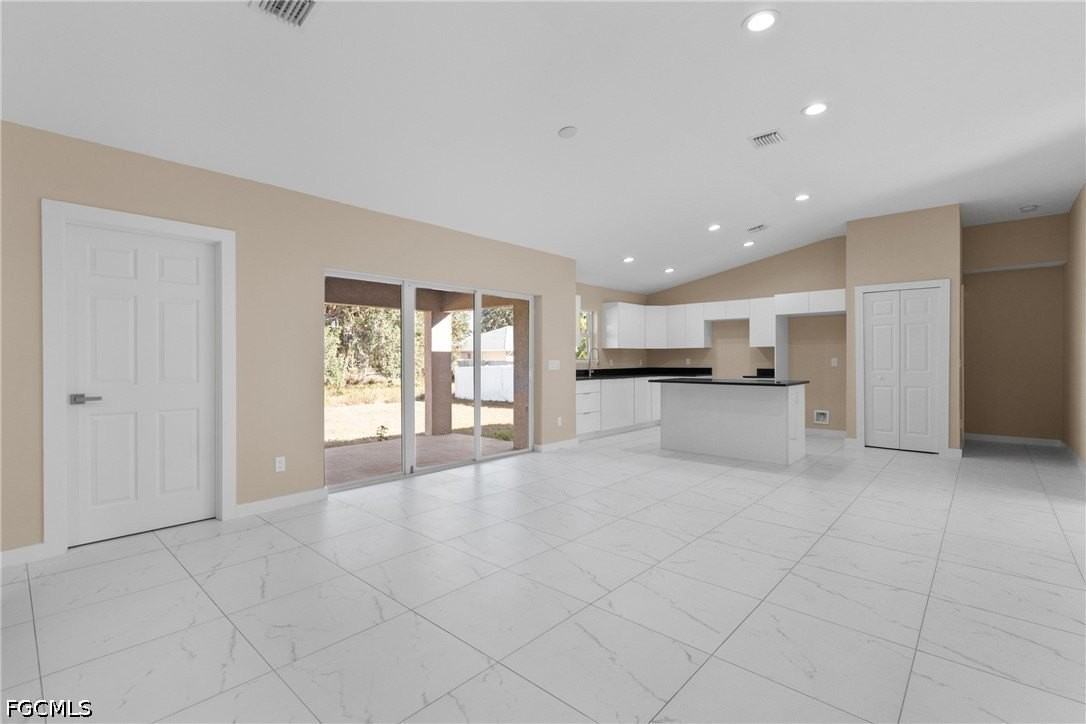 3513 Ne 17th Pl - Photo 7 of 37