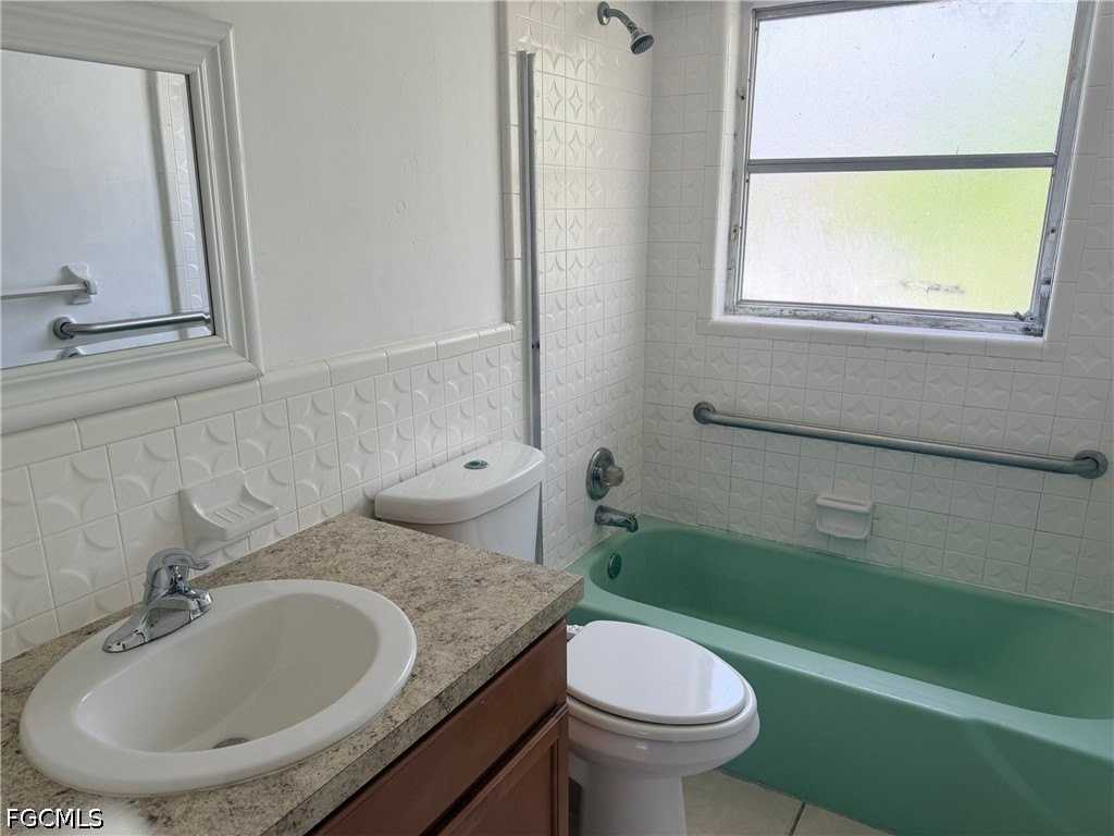 434 Muskegon Ave - Photo 2 of 10