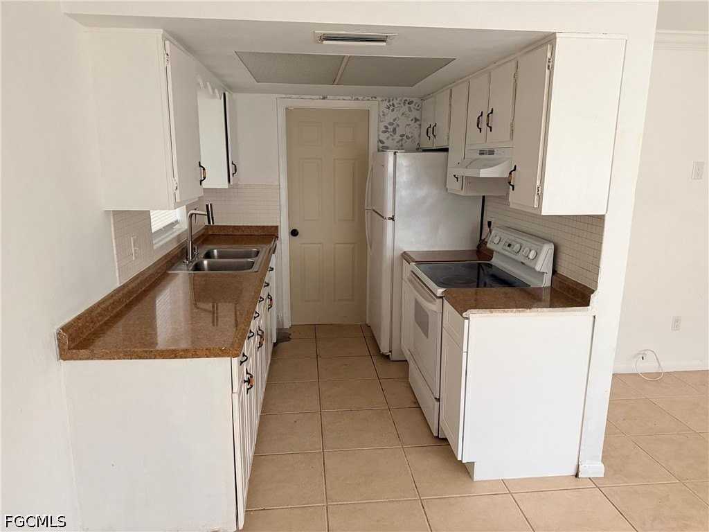 434 Muskegon Ave - Photo 5 of 10