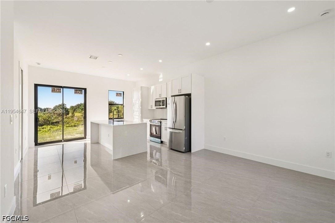 4402 E 19th St - Photo 7 of 27