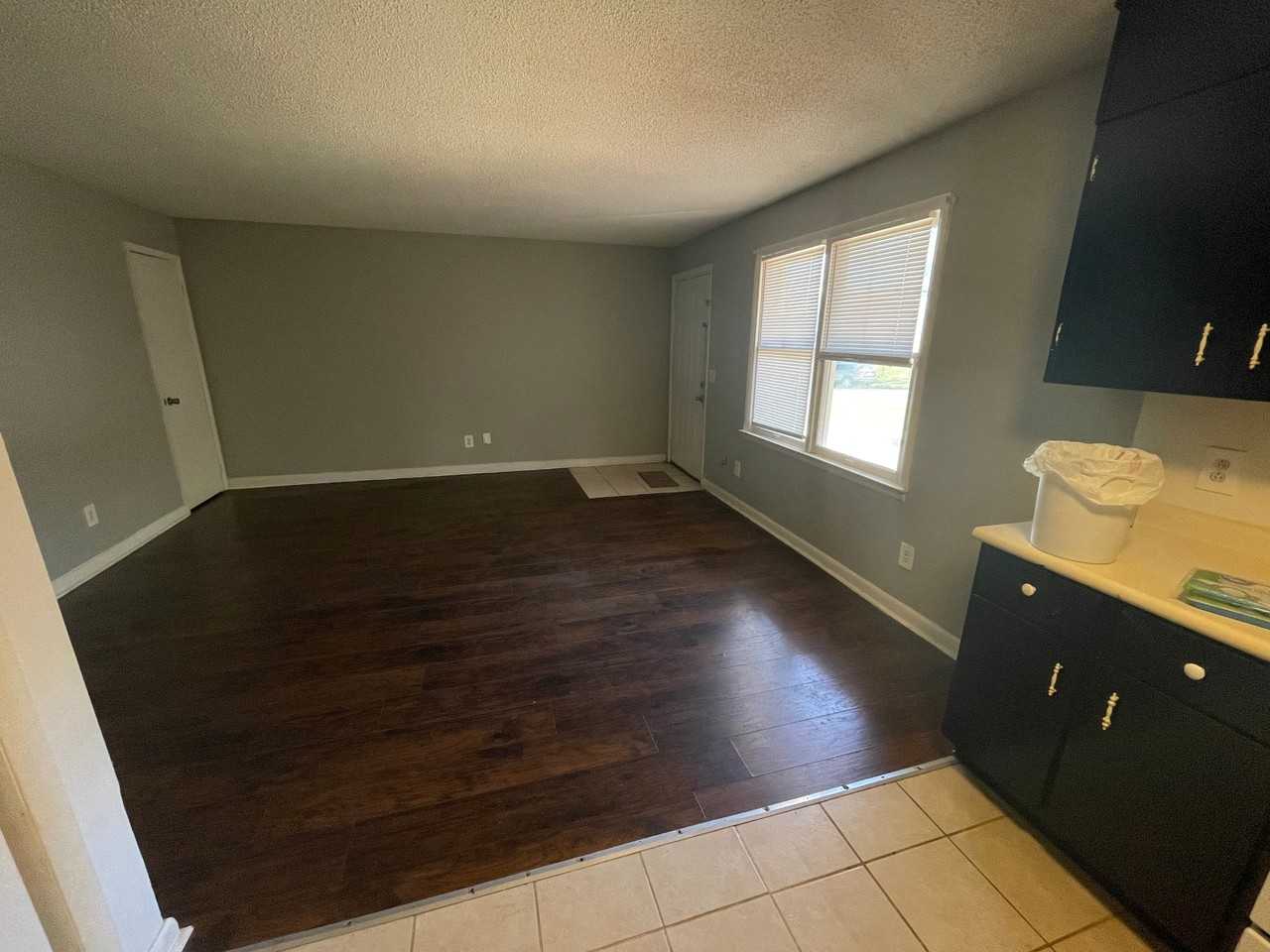 Bonnell Drive 4514 - B #B - Photo 2 of 8