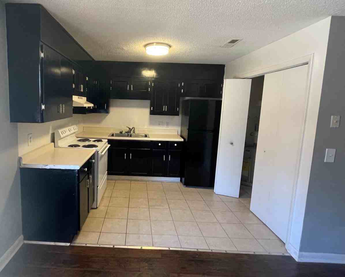 Bonnell Drive 4514 - B #B - Photo 3 of 8