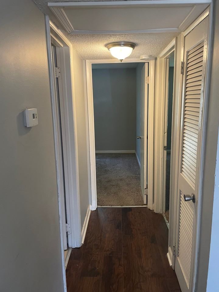 Bonnell Drive 4514 - B #B - Photo 7 of 8