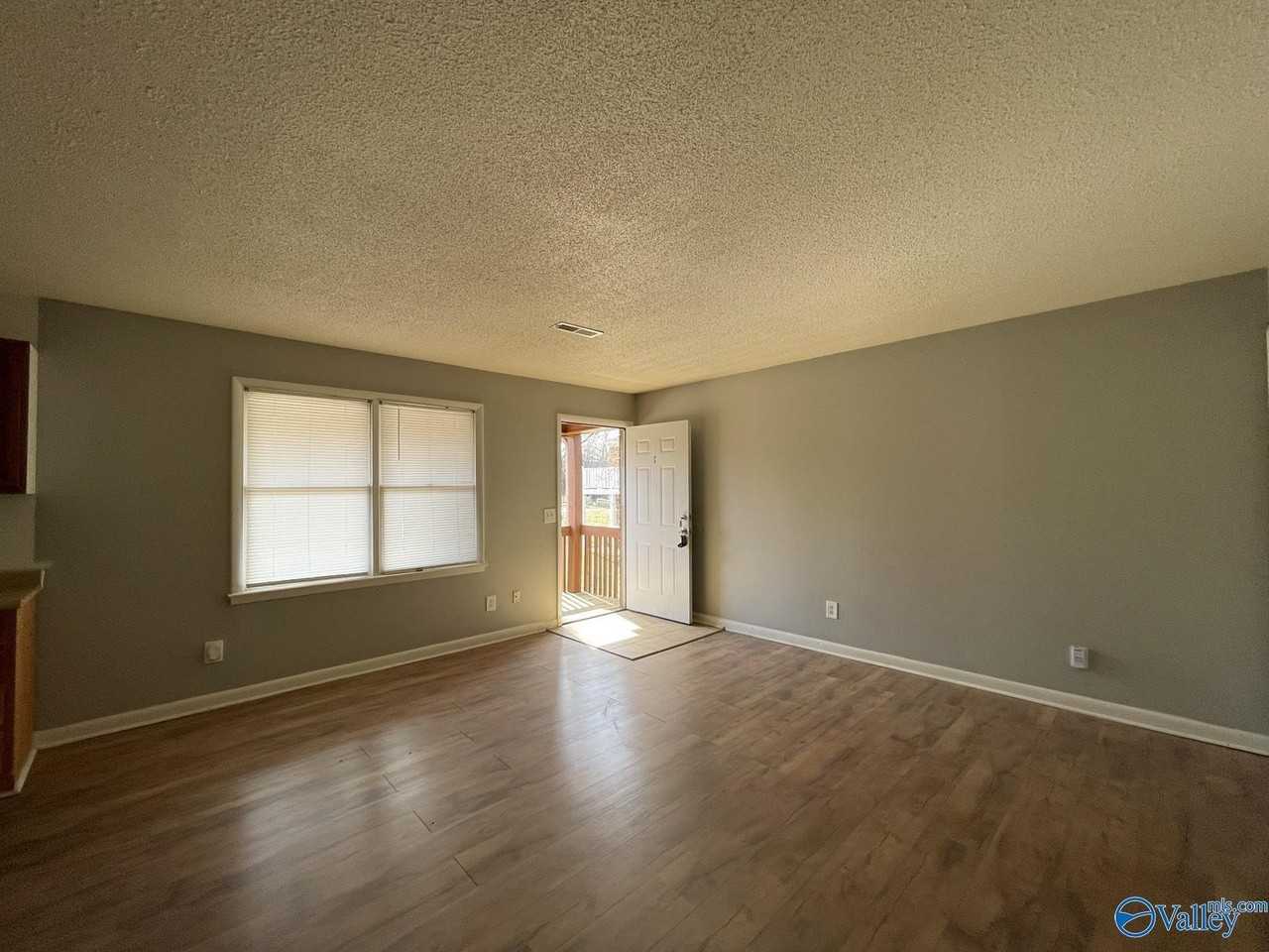 Bonnell Drive 4514 - C #C - Photo 2 of 8