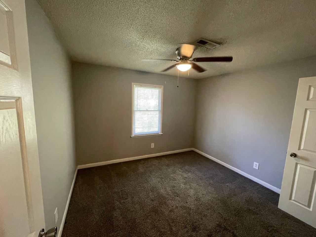 Bonnell Drive 4514 - C #C - Photo 6 of 8