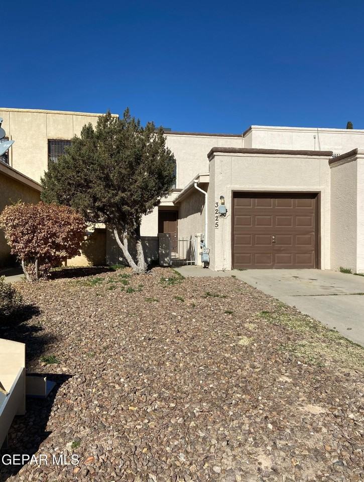 3225 Isla Banderas Way - Photo 2 of 16