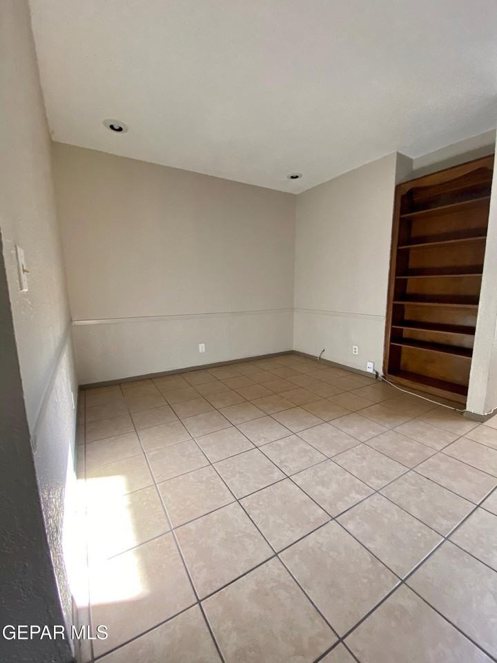 3225 Isla Banderas Way - Photo 7 of 16