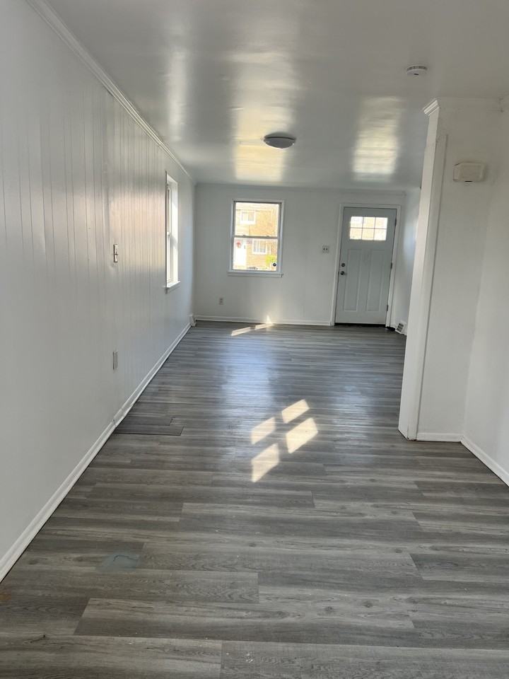 51 Madison Dr #1 - Photo 3 of 15