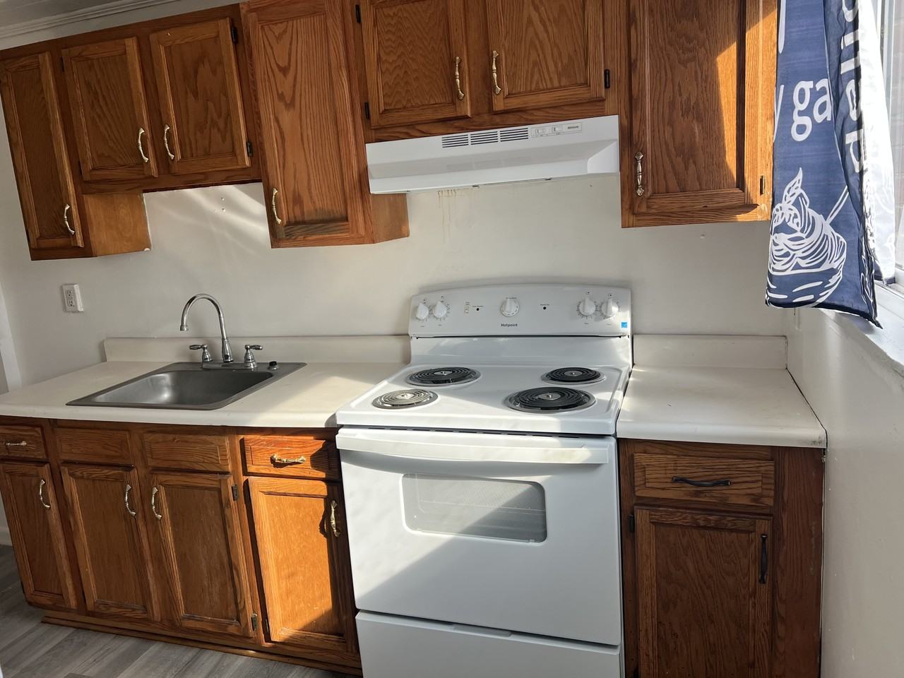 51 Madison Dr #1 - Photo 4 of 15