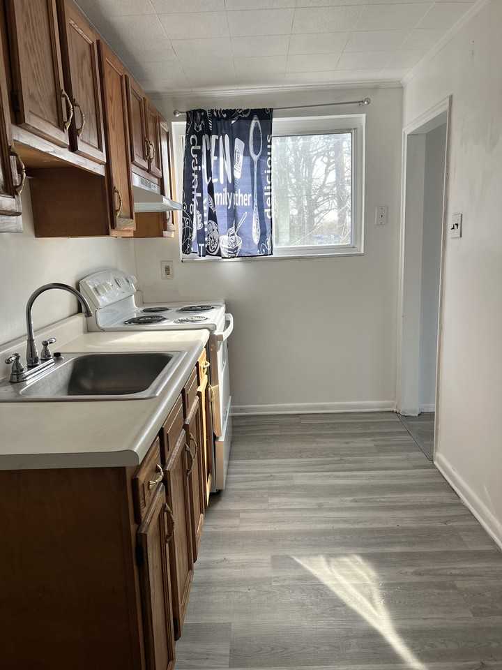 51 Madison Dr #1 - Photo 6 of 15