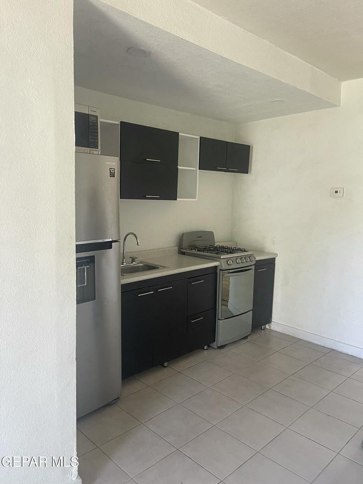 2424 Lebanon Avenue unit: Studio - Photo 3 of 6