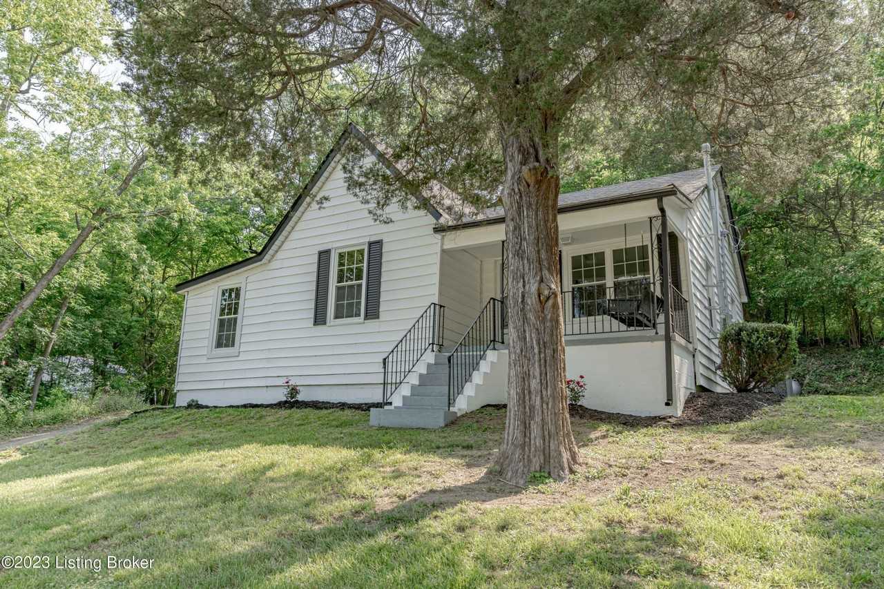 1886 S Bardstown Rd - Photo 5 of 50