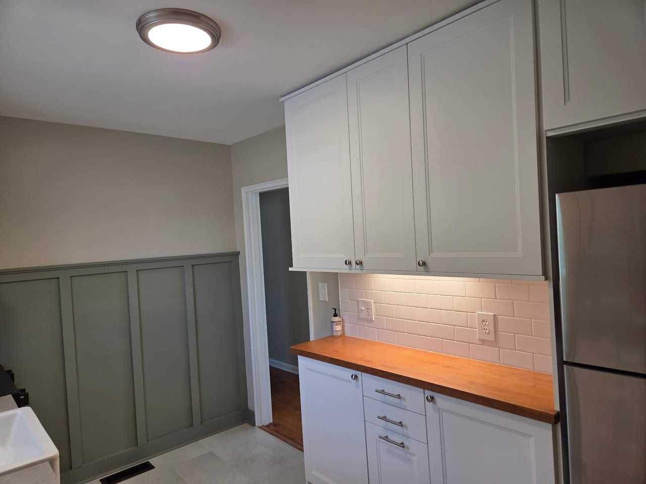 324 Wakefield Dr #B - Photo 3 of 7