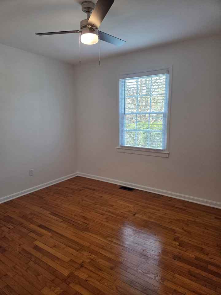 324 Wakefield Dr #B - Photo 6 of 7