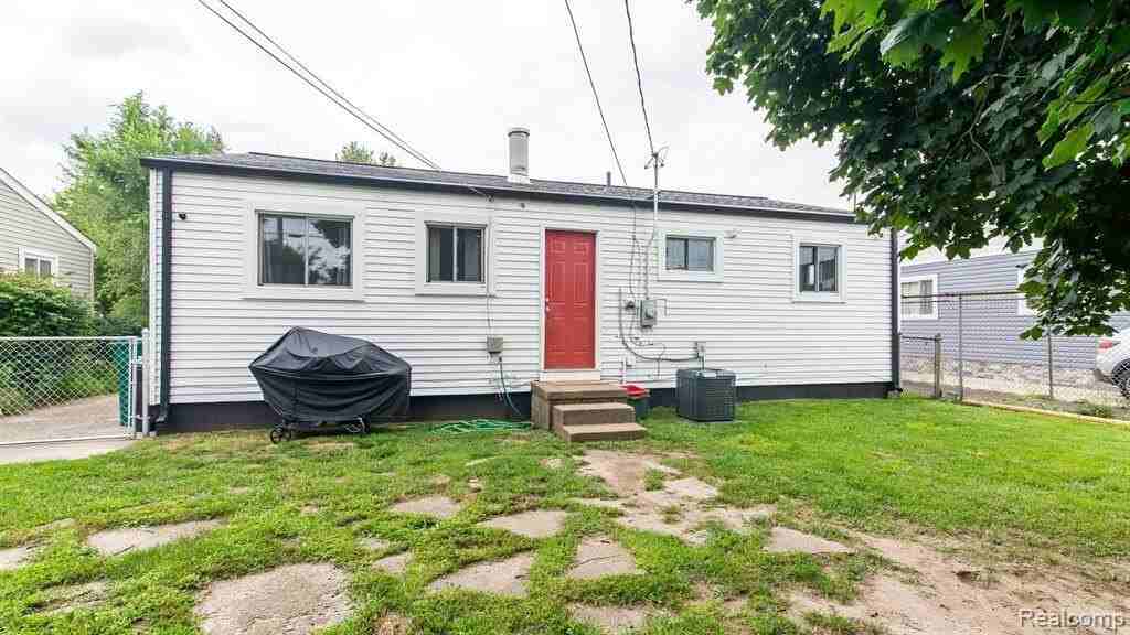 1203 Commonwealth Ave - Photo 6 of 22