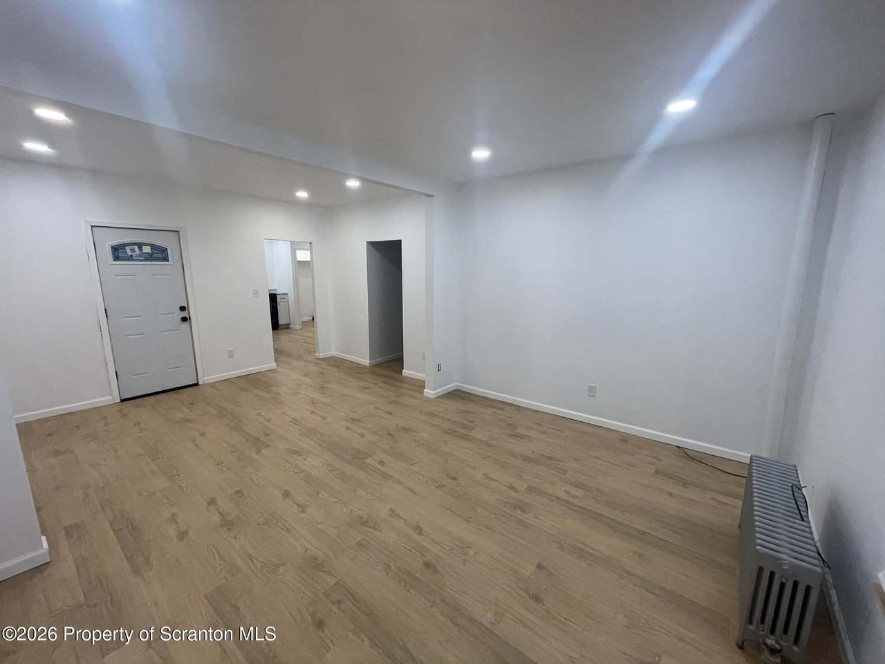 76 Brook St - Photo 4 of 19