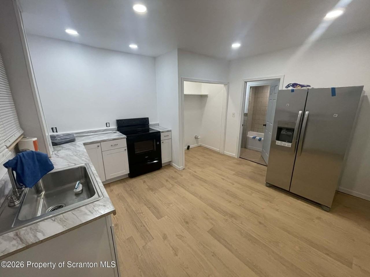 76 Brook St - Photo 6 of 19