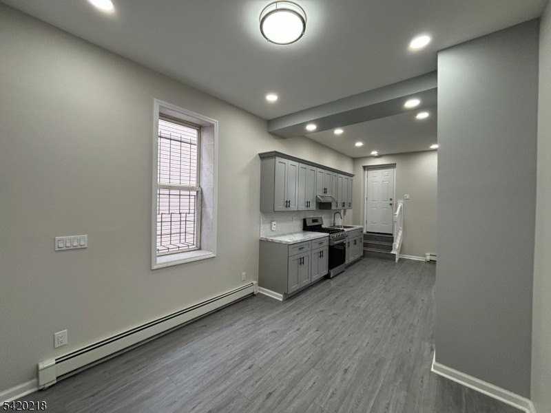127 Fulton St - Photo 7 of 21