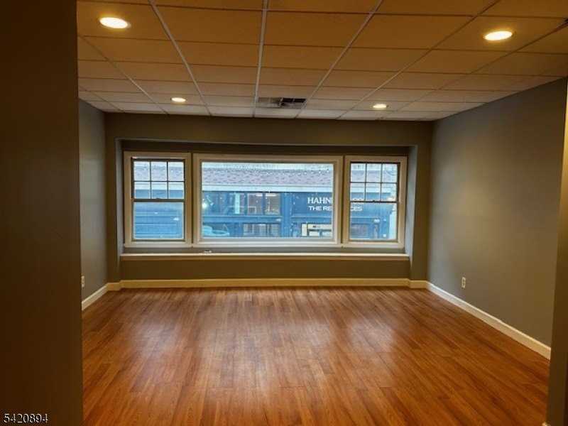 45 Halsey St - Photo 2 of 7