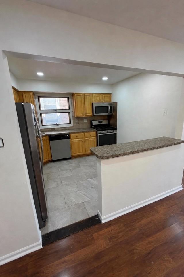 293 Avenue C - Photo 3 of 11