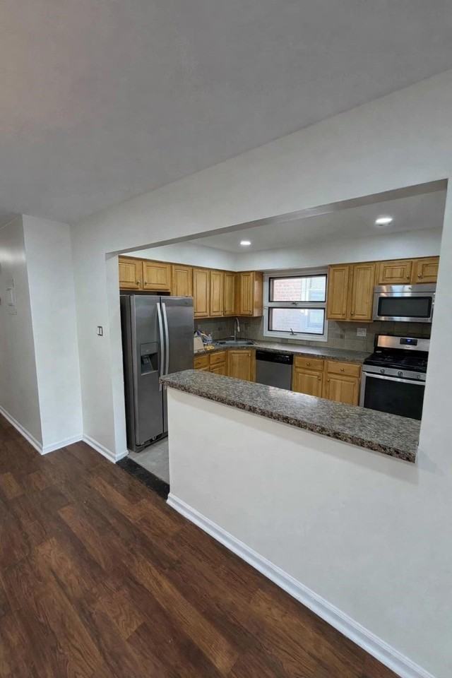 293 Avenue C - Photo 4 of 11