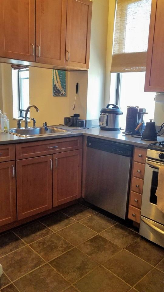 261 12th St #3A - Photo 6 of 14