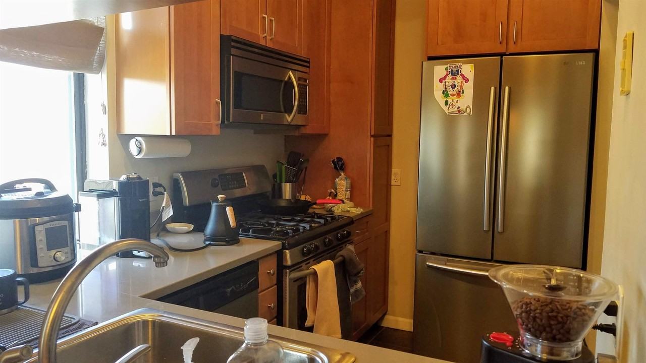 261 12th St #3A - Photo 7 of 14