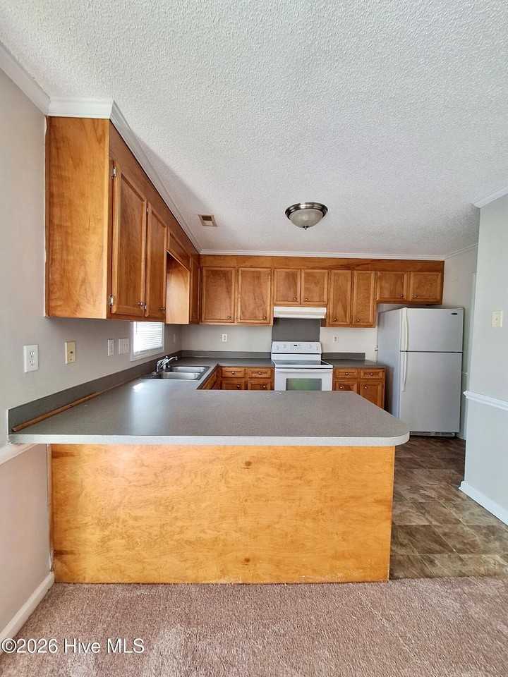 3979 Sterling Pointe Dr #MMM3 - Photo 3 of 13
