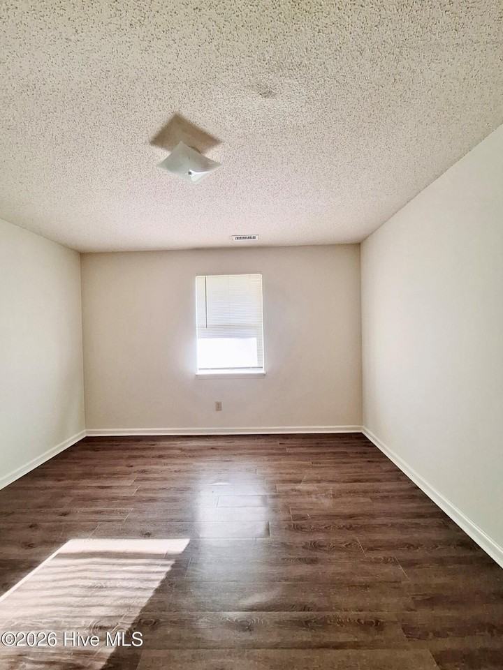 3005 Caldwell Ct #16 - Photo 5 of 6