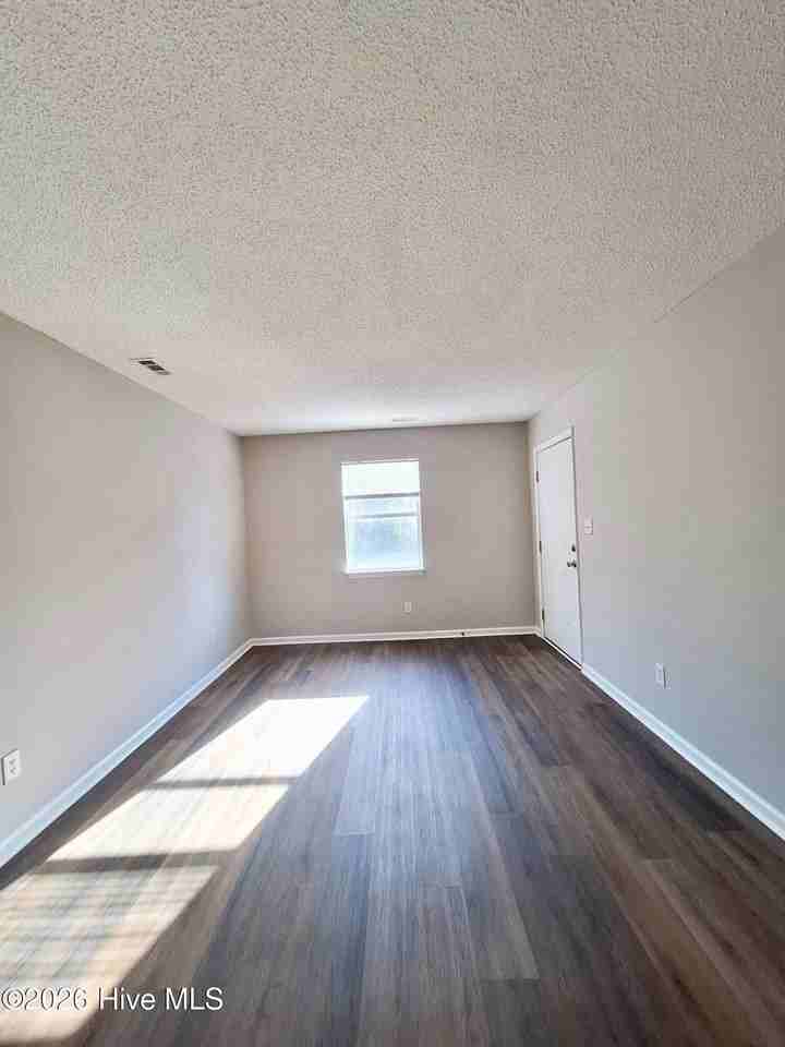 3002 Caldwell Ct #8 - Photo 2 of 7