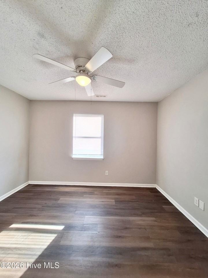 3002 Caldwell Ct #8 - Photo 6 of 7