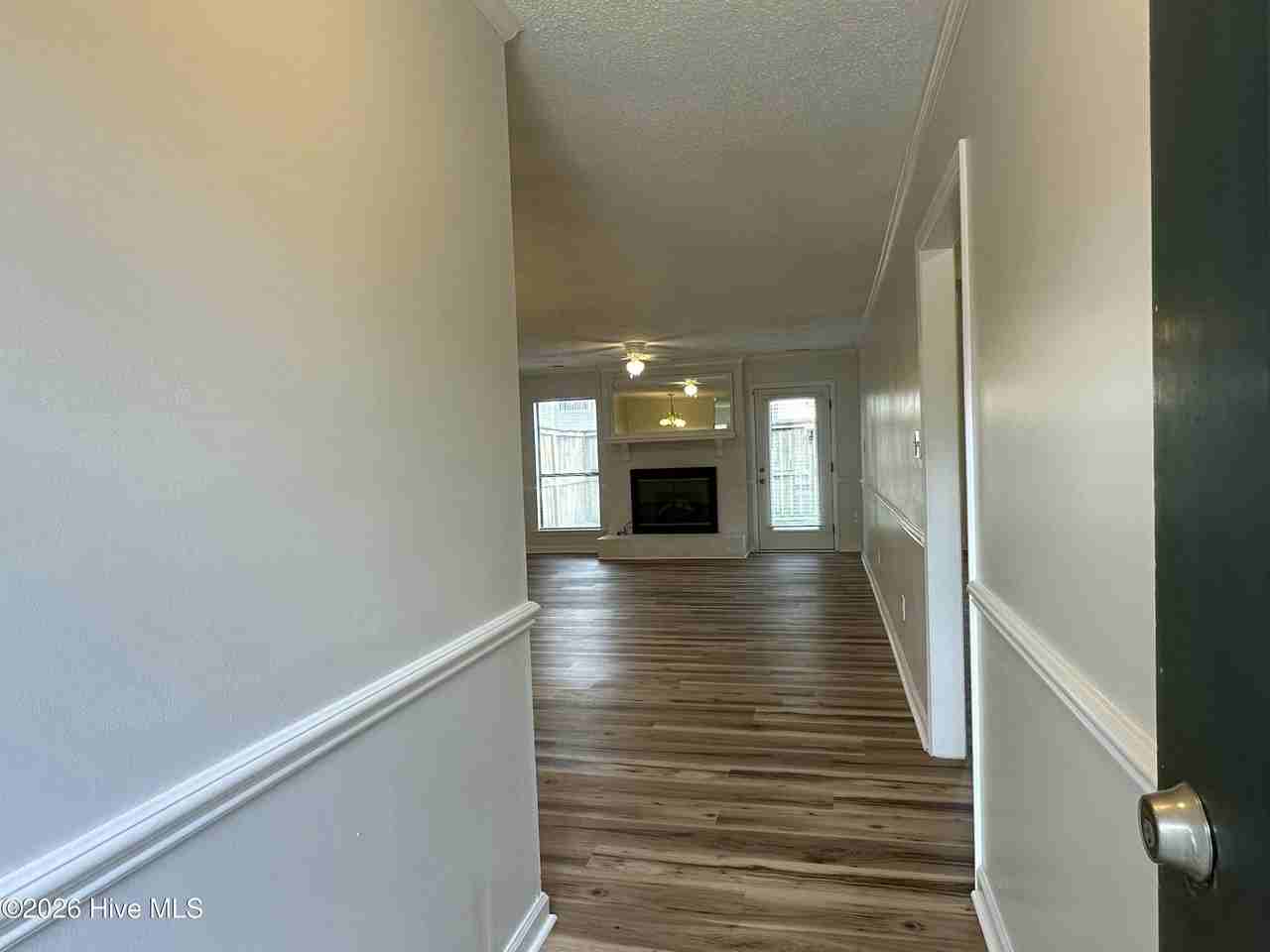 50 Upton Ct - Photo 3 of 28