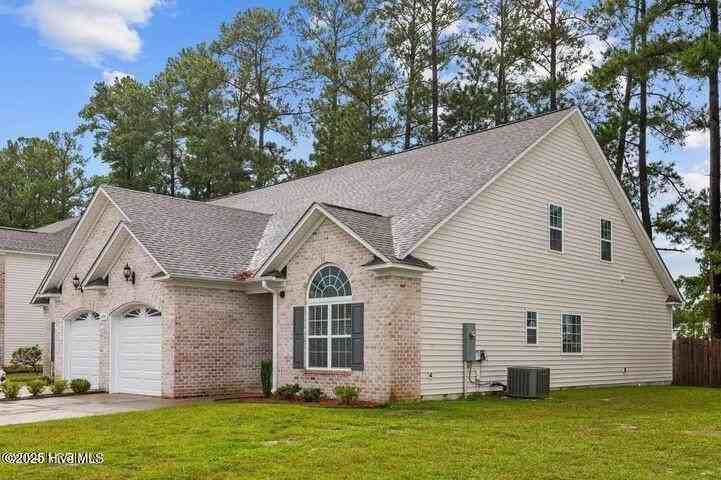 1700 Cambria Dr Unit B - Photo 2 of 21