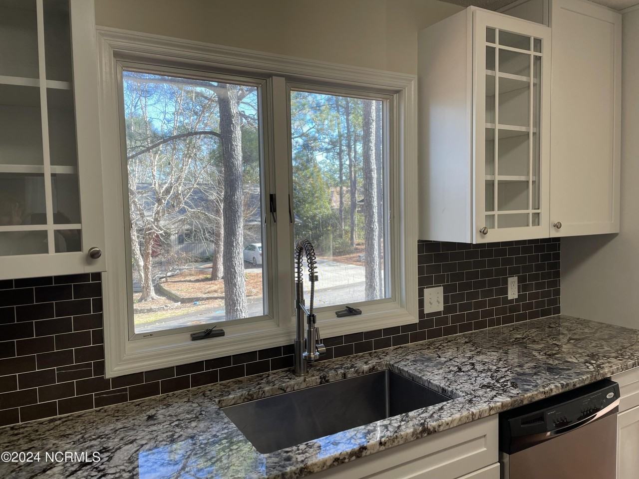 170 Salem Dr - Photo 7 of 21