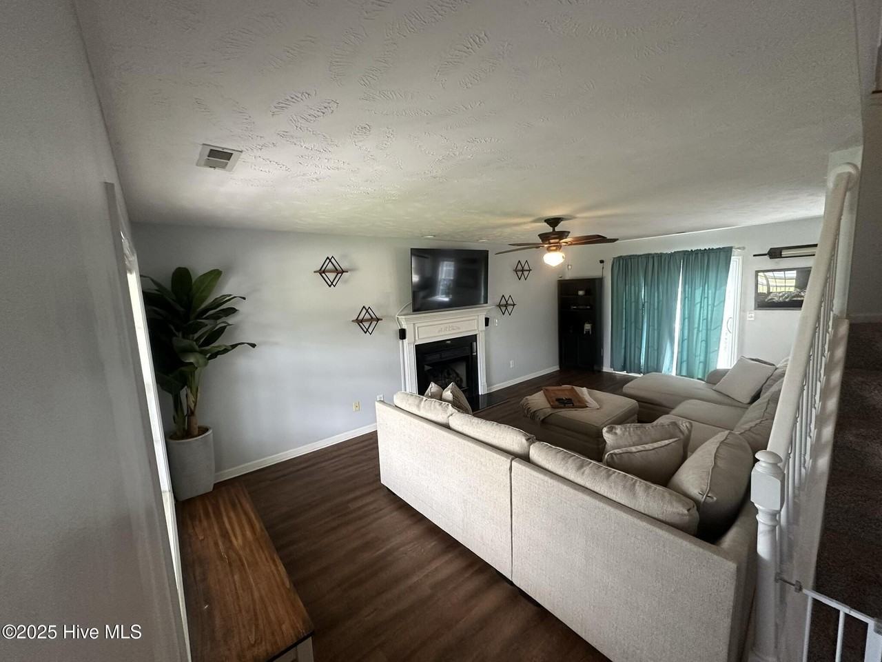 103 Louie Ln - Photo 3 of 13