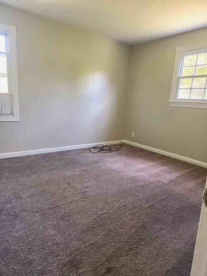 2831 Thomas Ln - Photo 5 of 9