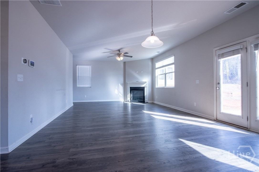 325 Park W Boulevard - Photo 2 of 29