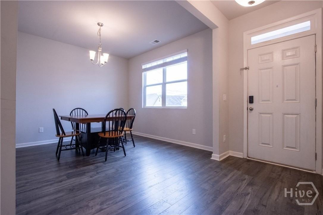 325 Park W Boulevard - Photo 5 of 31