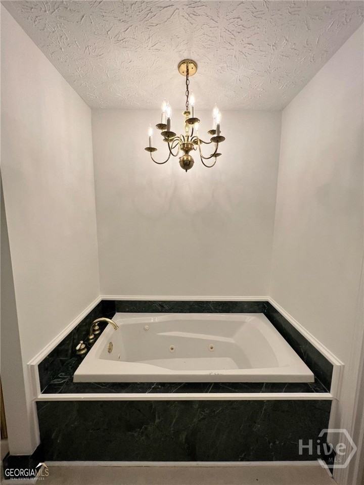 202 Concord Dr - Photo 6 of 7