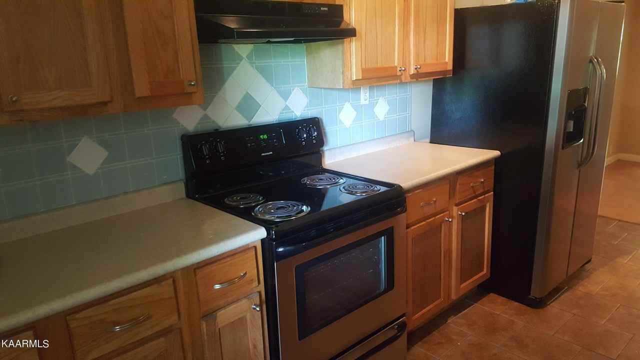 426 Parliament Rd Apt 2 - Photo 2 of 10