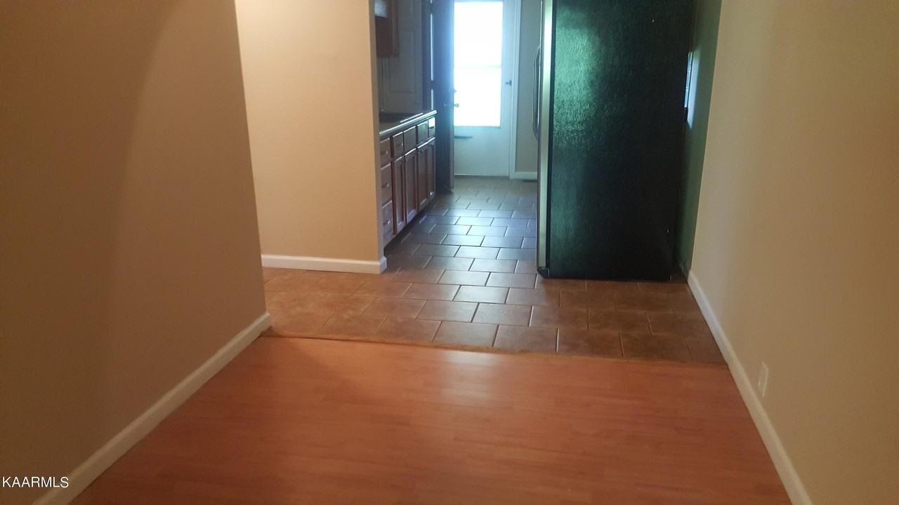 426 Parliament Rd Apt 2 - Photo 5 of 10