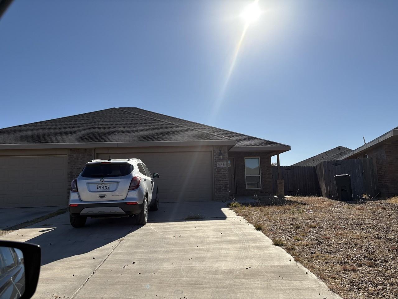 5609 Jarvis St Apt B - Photo 3 of 24