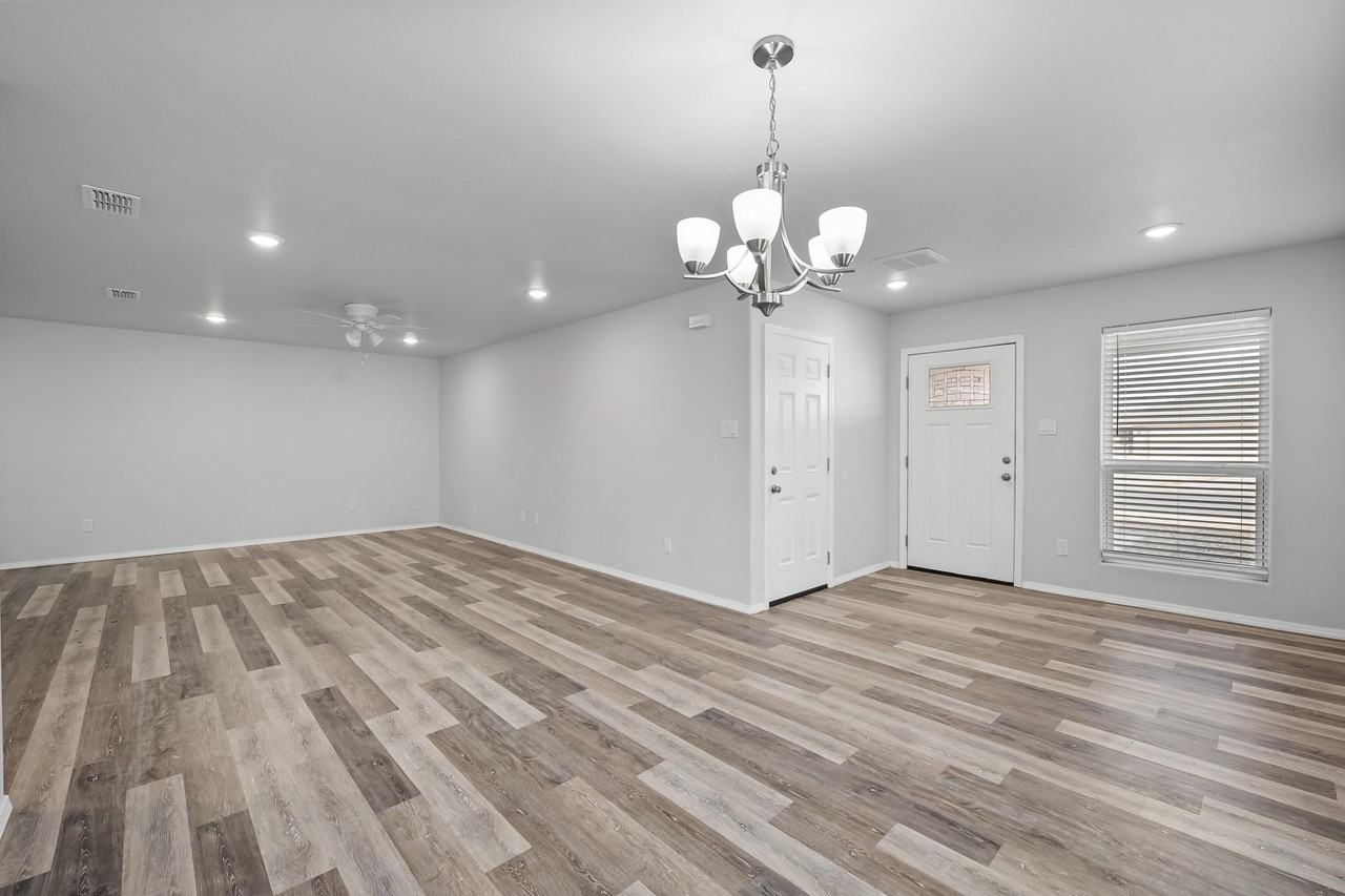 5609 Jarvis St Apt B - Photo 7 of 24