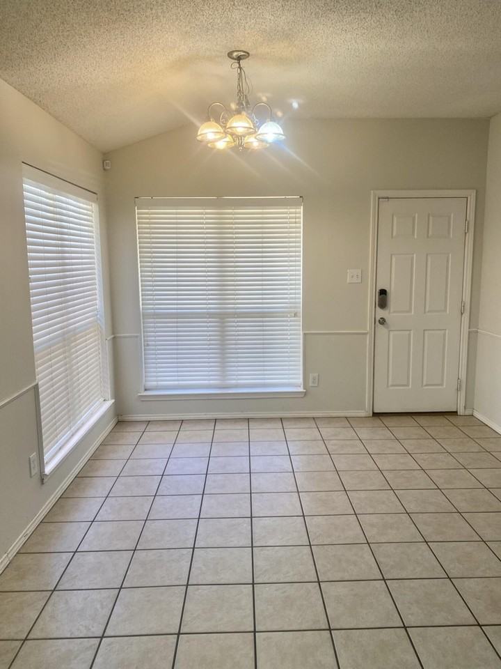 508 N Juneau Ave - Photo 5 of 13