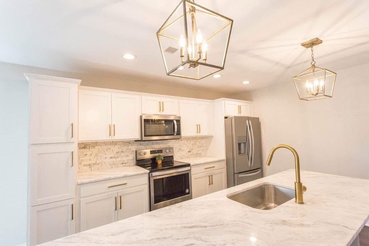 952 Auckland Ave - Photo 2 of 15